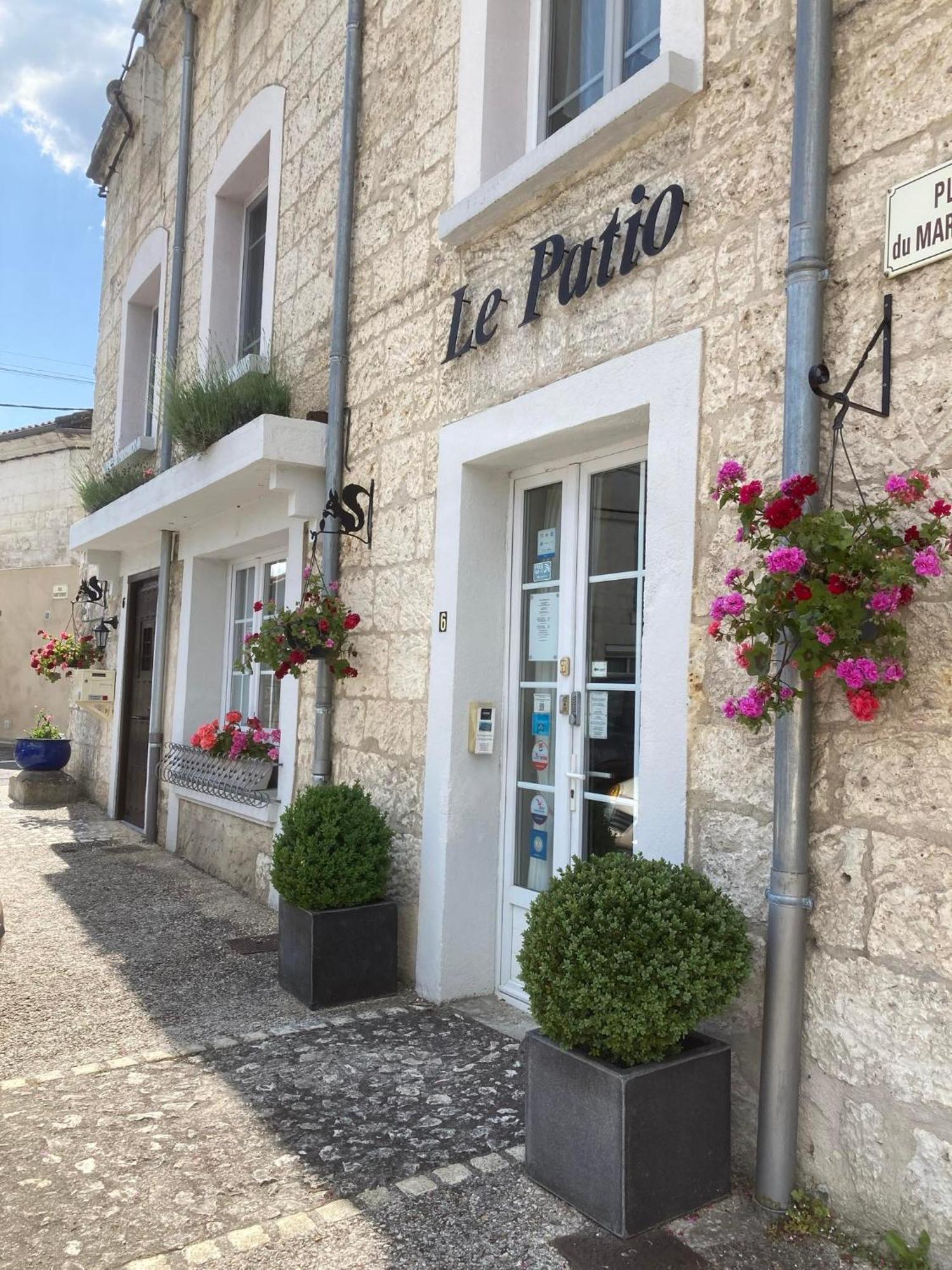 Le Patio Chambres Et Tables D'Hotes La Tour-Blanche Ngoại thất bức ảnh