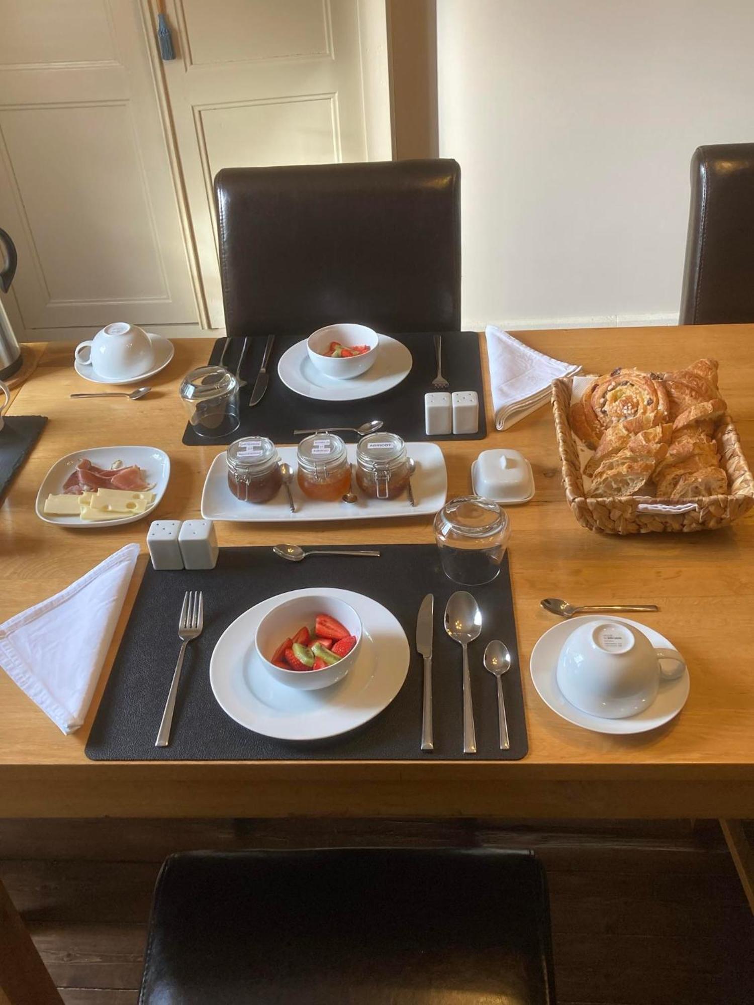 Le Patio Chambres Et Tables D'Hotes La Tour-Blanche Ngoại thất bức ảnh