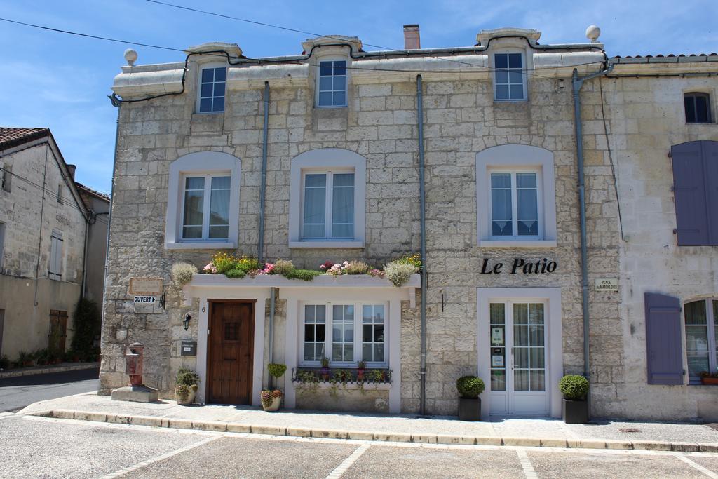 Le Patio Chambres Et Tables D'Hotes La Tour-Blanche Ngoại thất bức ảnh